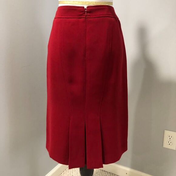 Studio Tahari Red Skirt with Kick Pleats in Back Size 8 - Picture 2 of 11